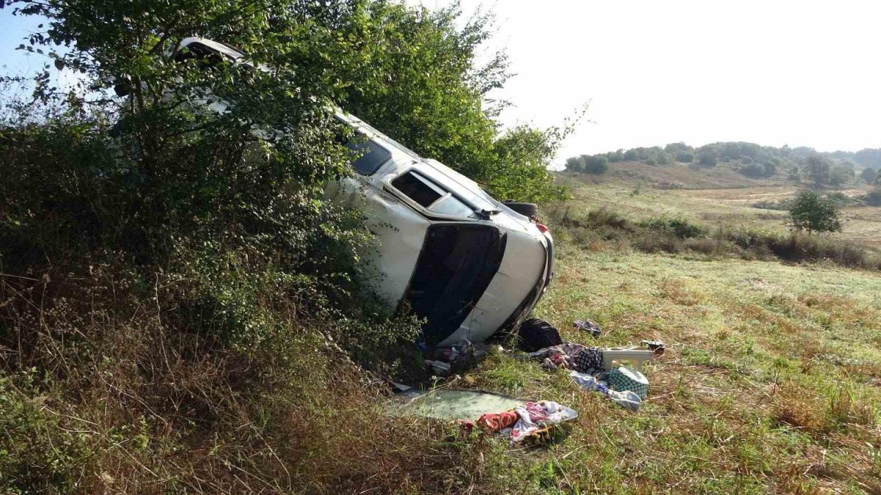 Fındık işçilerini taşıyan minibüs devrildi: 7 yaralı