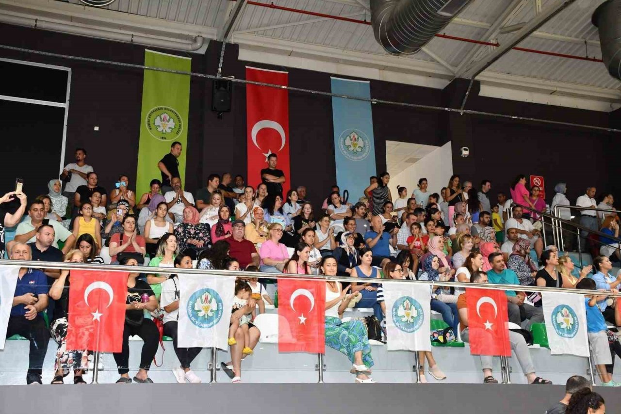 Manisa’da büyükşehirin yaz spor okullarında 2023 dönemi törenle sona erdi