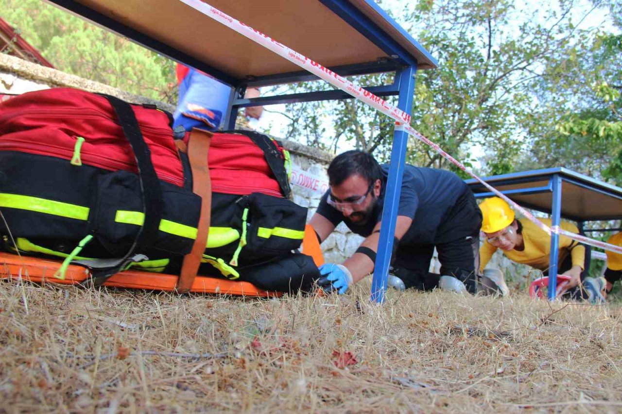 UMKE gönüllülerine komando eğitimi