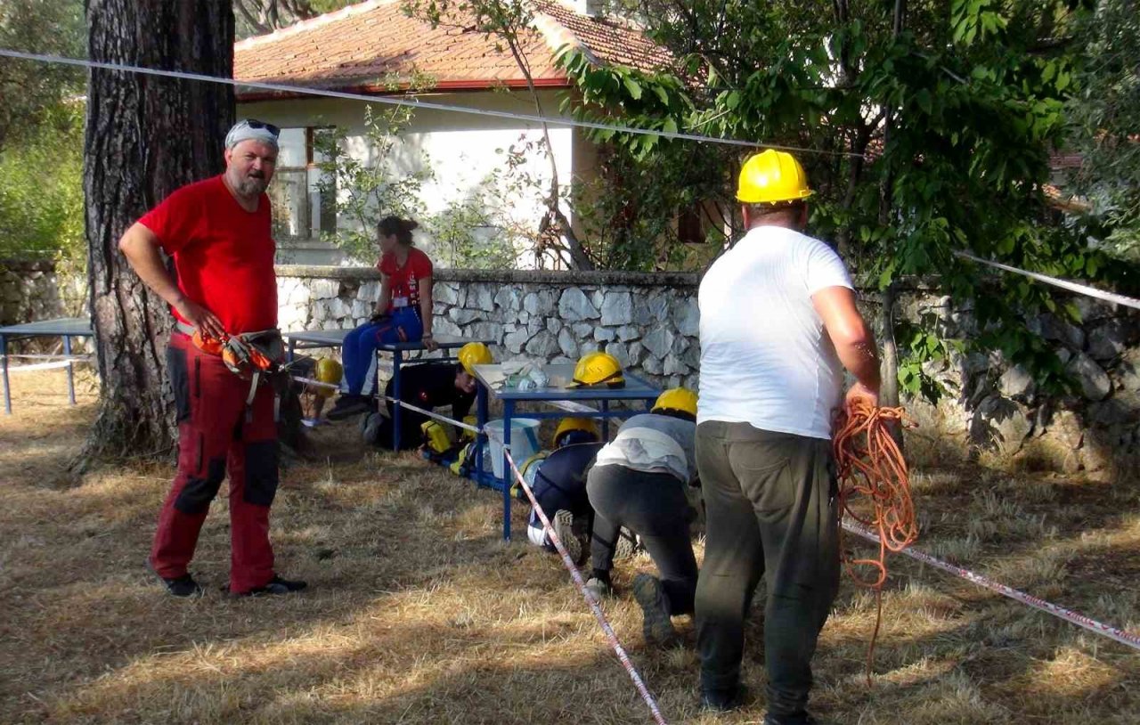 UMKE gönüllülerine komando eğitimi