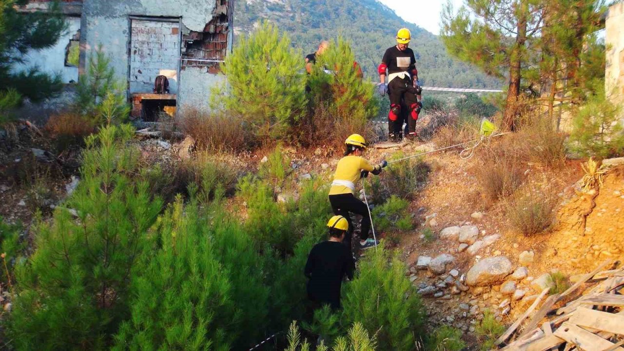 UMKE gönüllülerine komando eğitimi