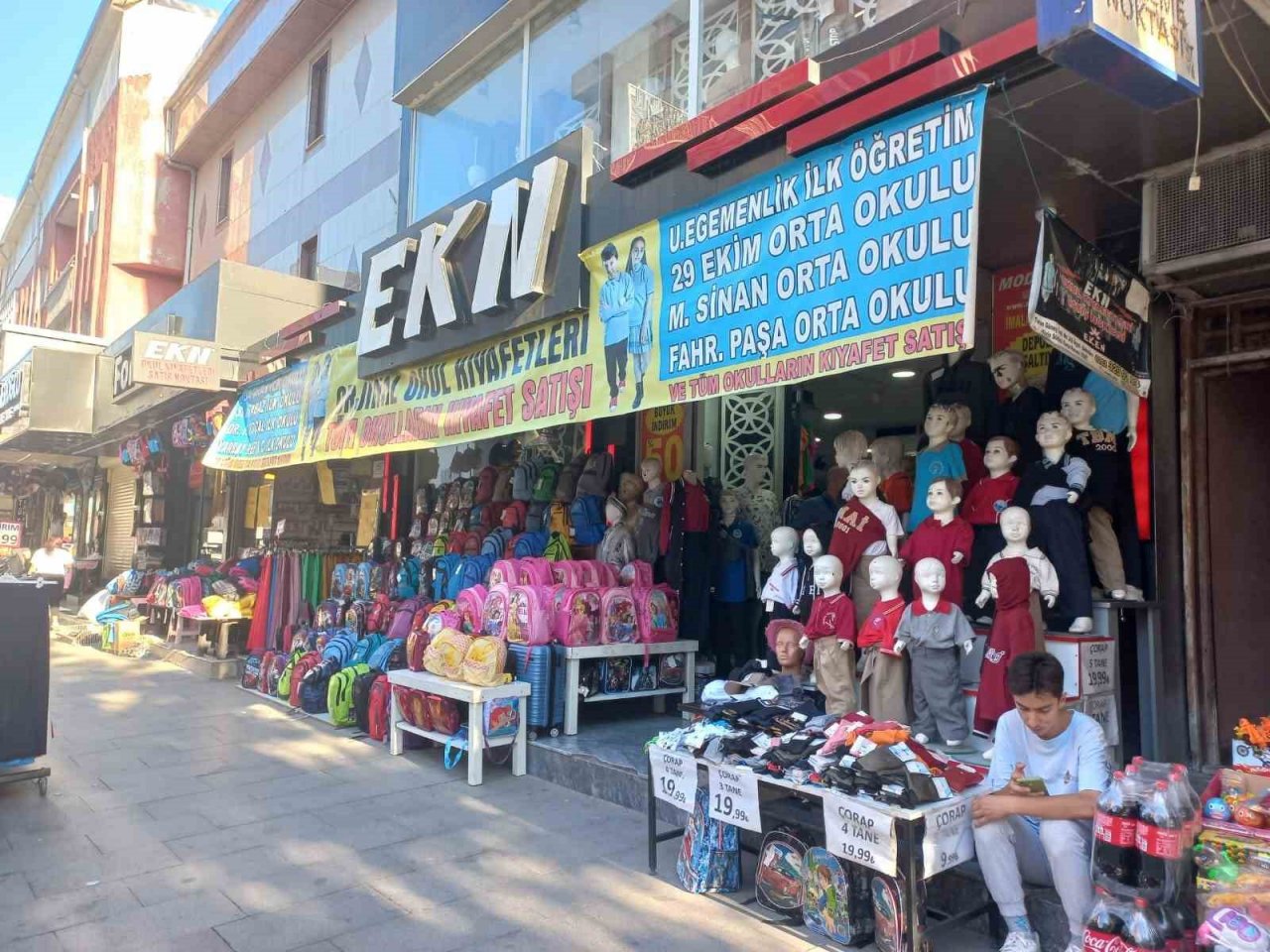 Okul kıyafeti alırken çocuğunuz sağlığından olmasın