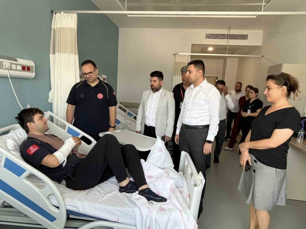 Osmaniye’de 3 kişinin öldüğü kazada yaralanan ambulans personelinin tedavisi sürüyor