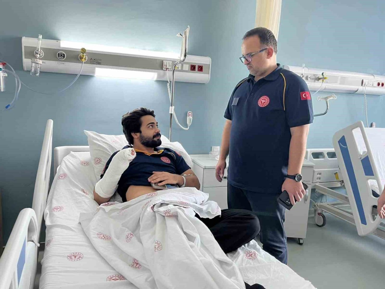 Osmaniye’de 3 kişinin öldüğü kazada yaralanan ambulans personelinin tedavisi sürüyor