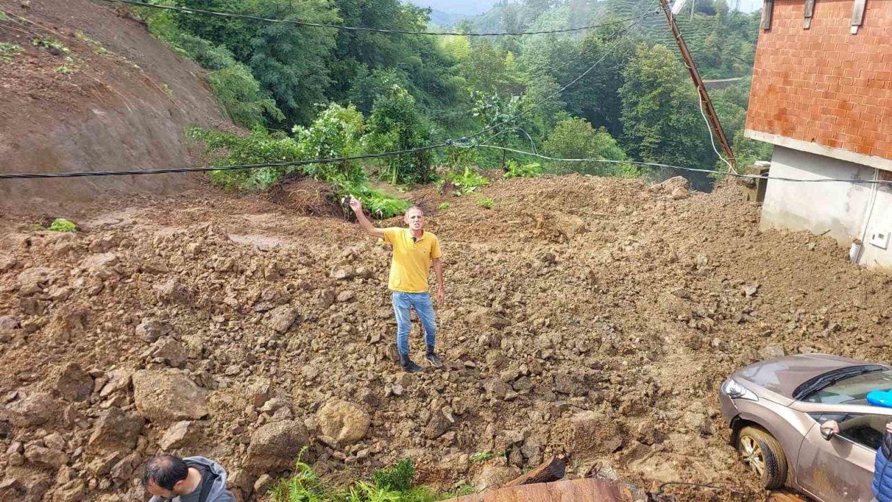 Heyelanda evine toprak dolan vatandaş: "Pencereyi açınca gördüm ki dünya gitmiş"