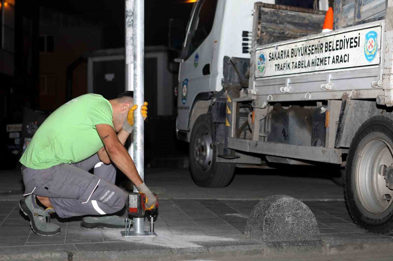 Kent merkezindeki trafik akışı bu tabelalarla kolaylaşıyor