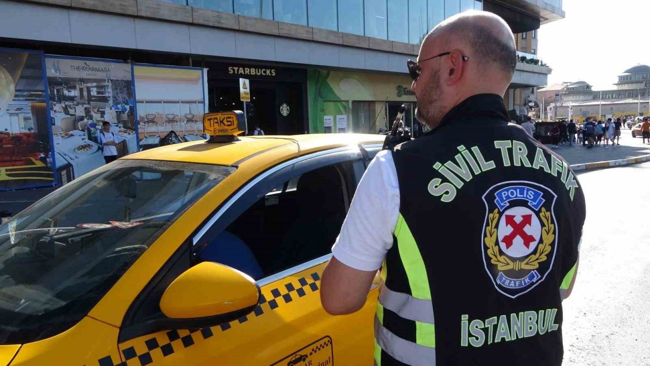 Taksim’de ticari taksi denetimi: Kemer takmayan şoförlere ceza yağdı