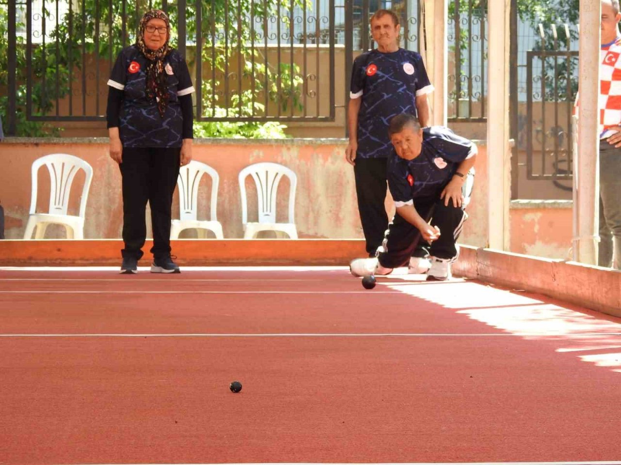 Lüleburgaz ve Çorlu huzurevleri takımlarının bocce müsabakası