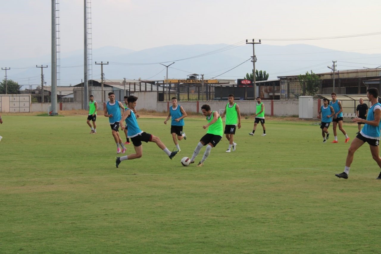 Nazilli Belediyespor Altınordu deplasmanına hazırlanıyor