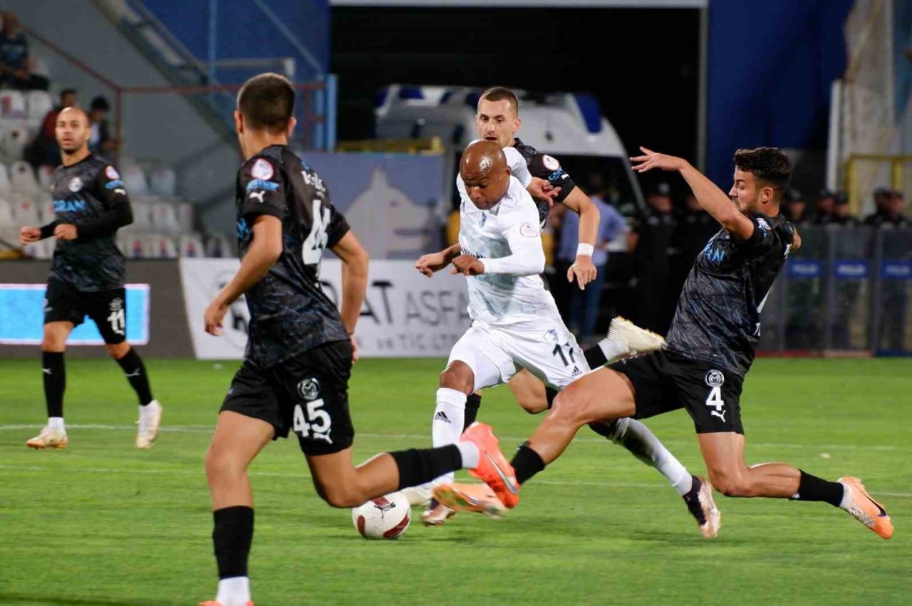 Trendyol 1. Lig: Erzurumspor FK: 1 - Manisa FK: 2