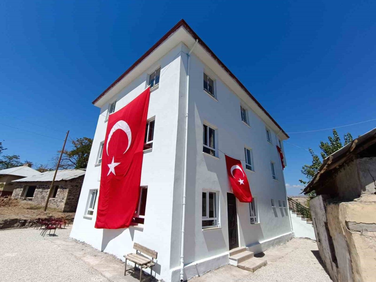 Akçapınar Cami dualarla açıldı