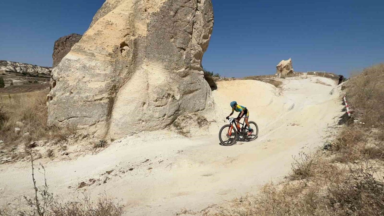 Kapadokya’da 35 kilometre pedal çevirdiler