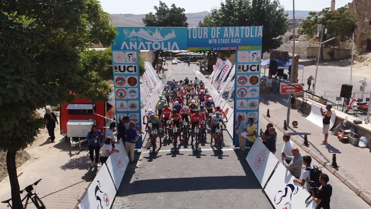 Kapadokya’da 35 kilometre pedal çevirdiler