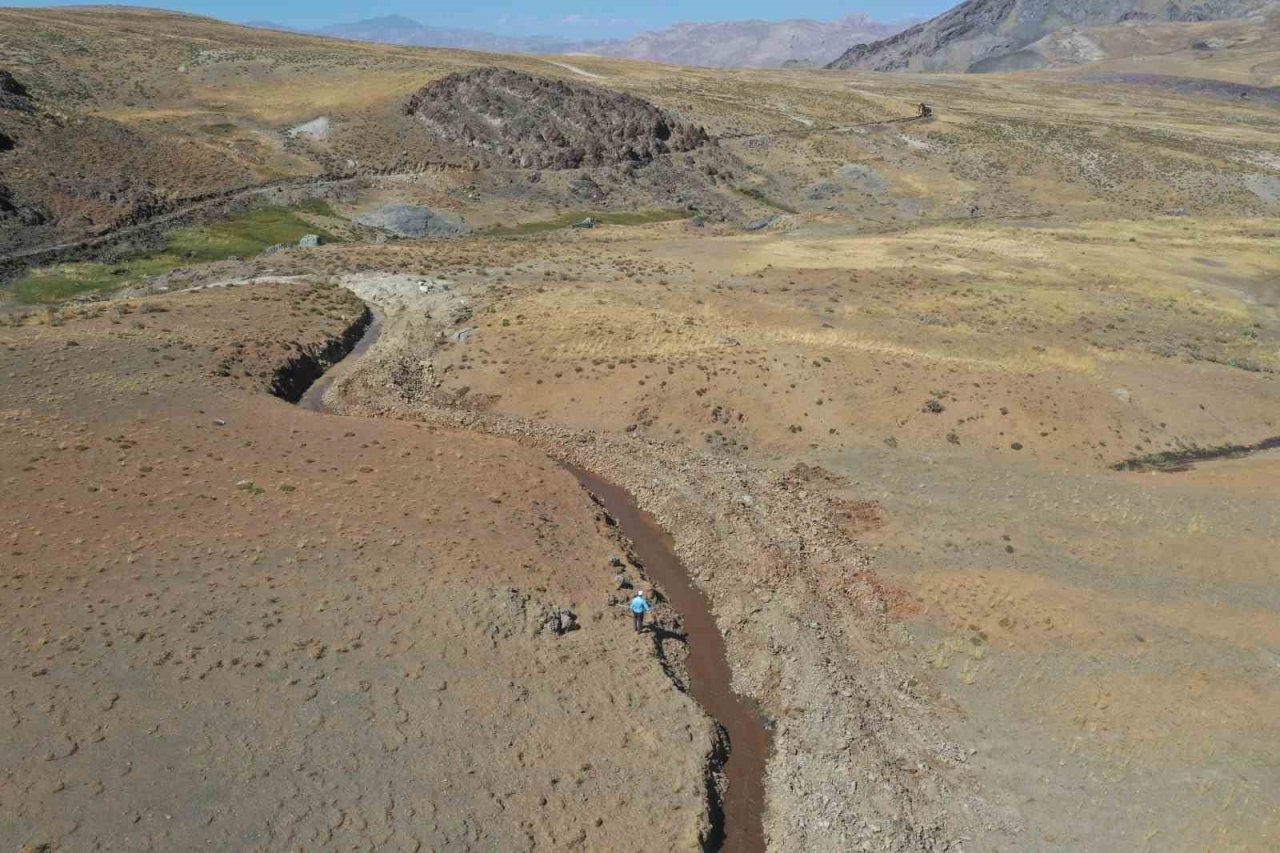 Asırlık kanal yeniden suyla buluştu