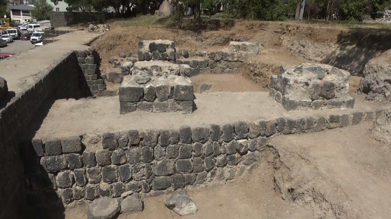 Malazgirt’te Urartu dönemine ait yazıtlar keşfedildi