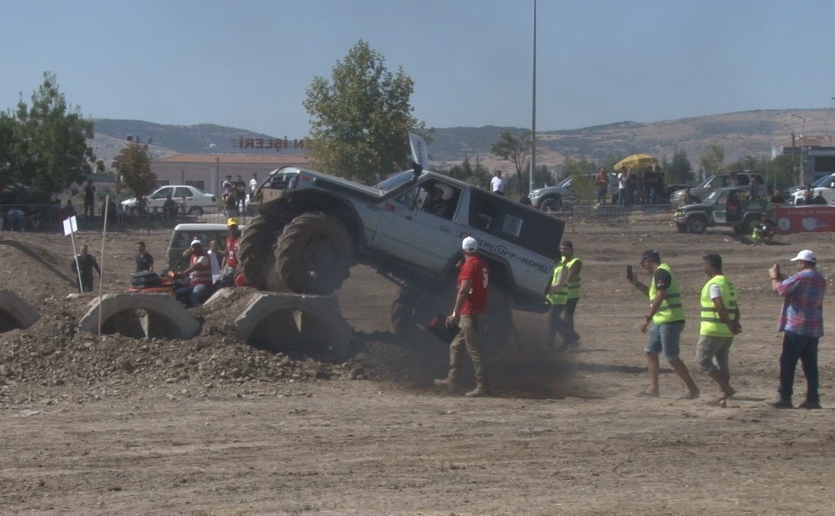 Başkentte düzenlenen off-road yarışması nefes kesti