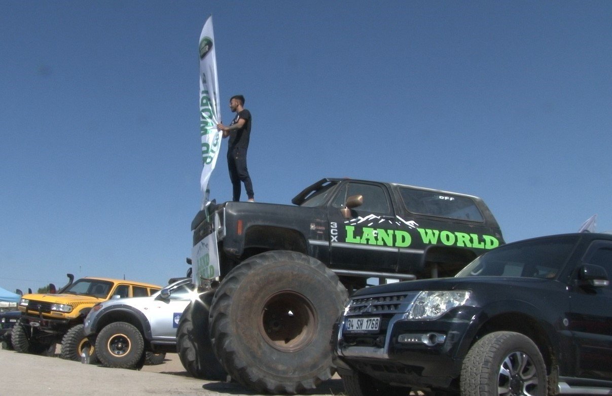Başkentte düzenlenen off-road yarışması nefes kesti