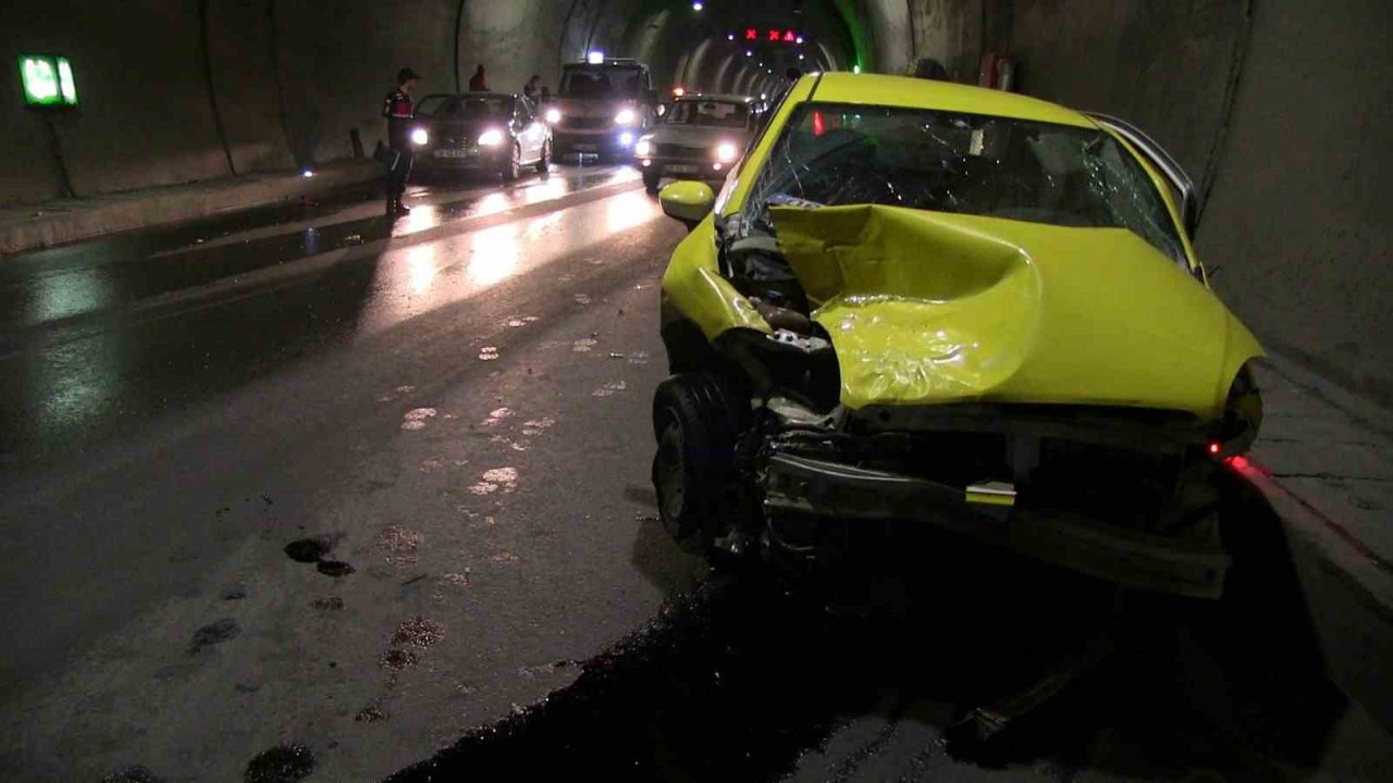Cankurtaran Tünelinde kaza: 1 yaralı