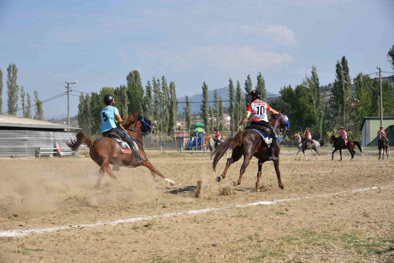 (CUMARTESİ) Atlı Cirit müsabakaları Sındırgı’da gerçekleşiyor