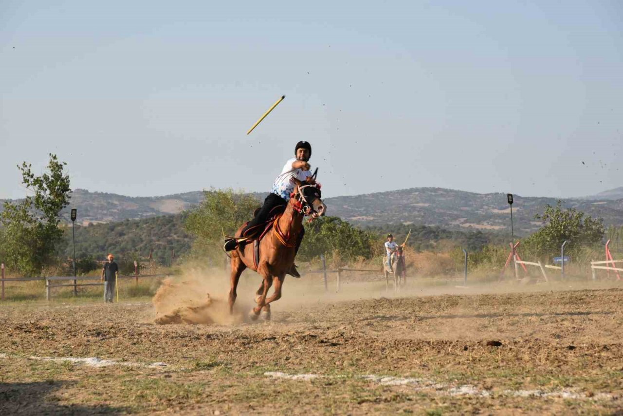 (CUMARTESİ) Atlı Cirit müsabakaları Sındırgı’da gerçekleşiyor