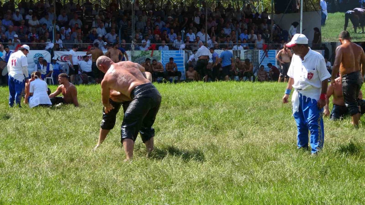 289. Geleneksel Çardak Yağlı Pehlivan Güreşleri’nde başpehlivan Nedim Gürel oldu