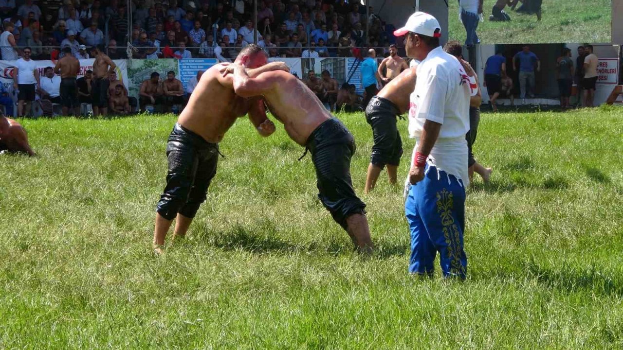 289. Geleneksel Çardak Yağlı Pehlivan Güreşleri’nde başpehlivan Nedim Gürel oldu