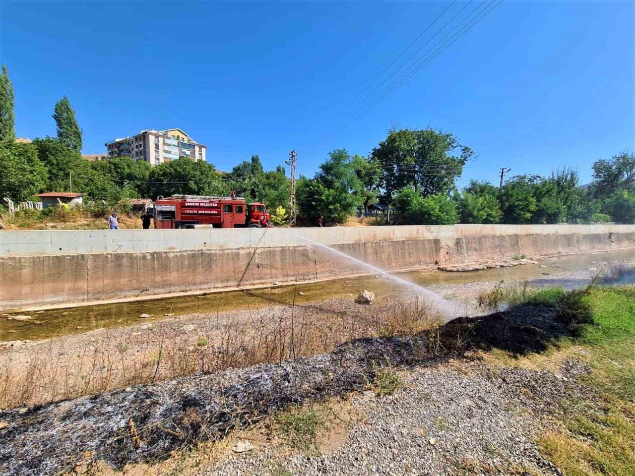 Çankırı’da çıkan ot yangını kısa sürede söndürüldü