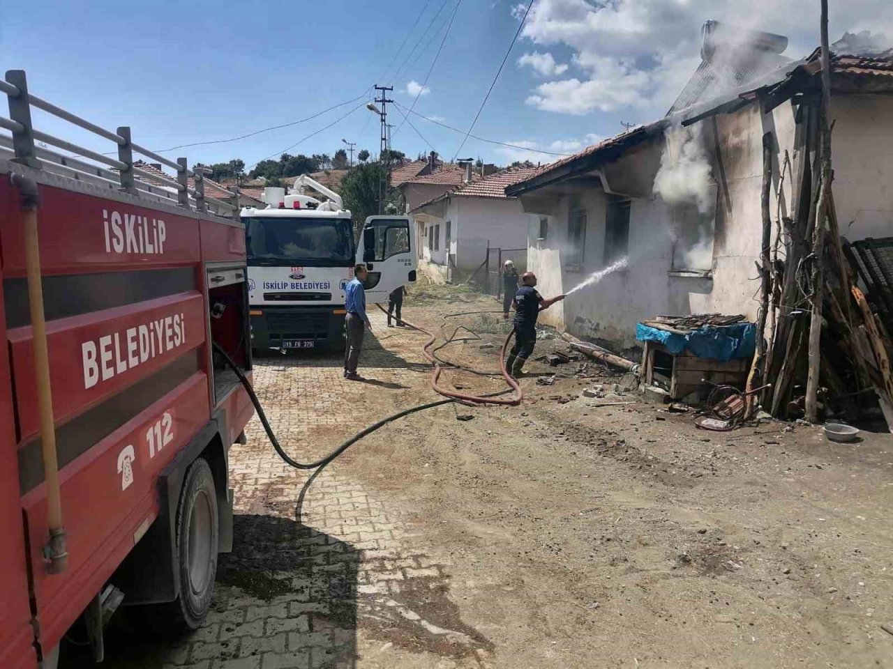 Çorum’da evleri yanan kadın ortadan kayboldu