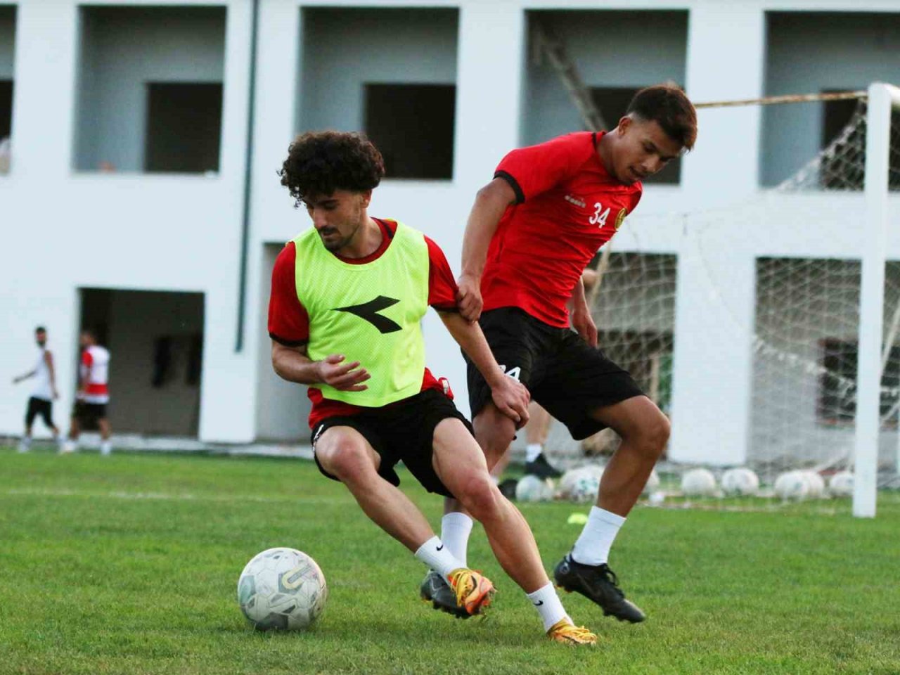Eskişehirspor’da 2. etap kamp çalışmaları sürüyor