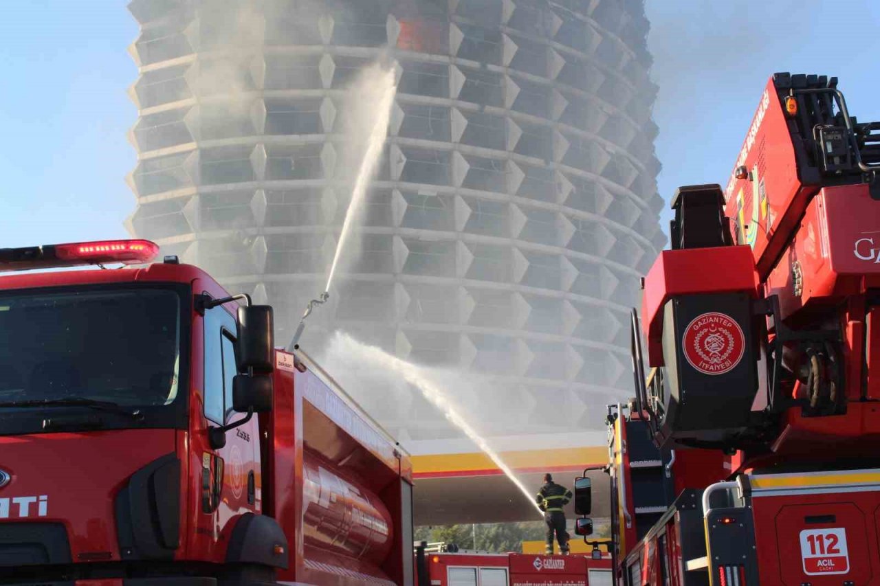 Gaziantep’teki otel yangını 5 saatte kontrol altına alındı