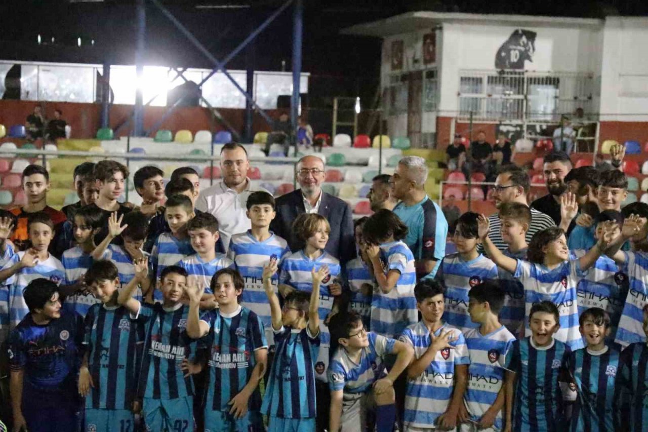 İl Başkanı Önsay,” Türkiye Yüzyılının müjdecisi gençlerimize güveniyoruz”