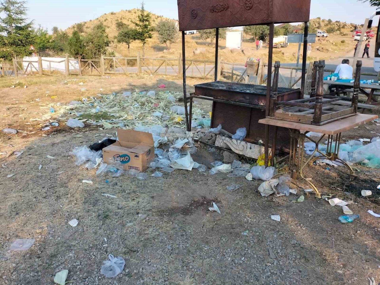 İYİ Parti’nin programı sonrası çevre kirliliği tepkiye neden oldu