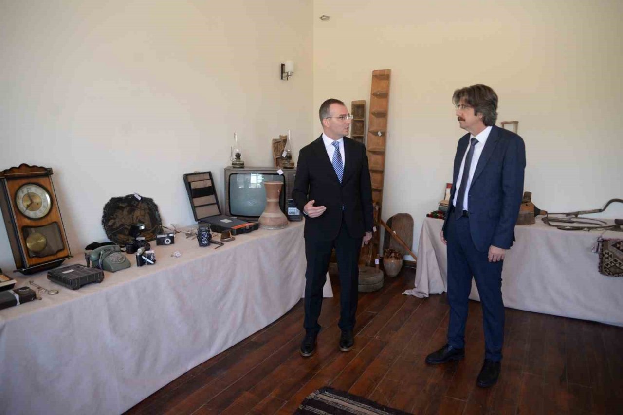 Tarihi taş mektep canlanıyor