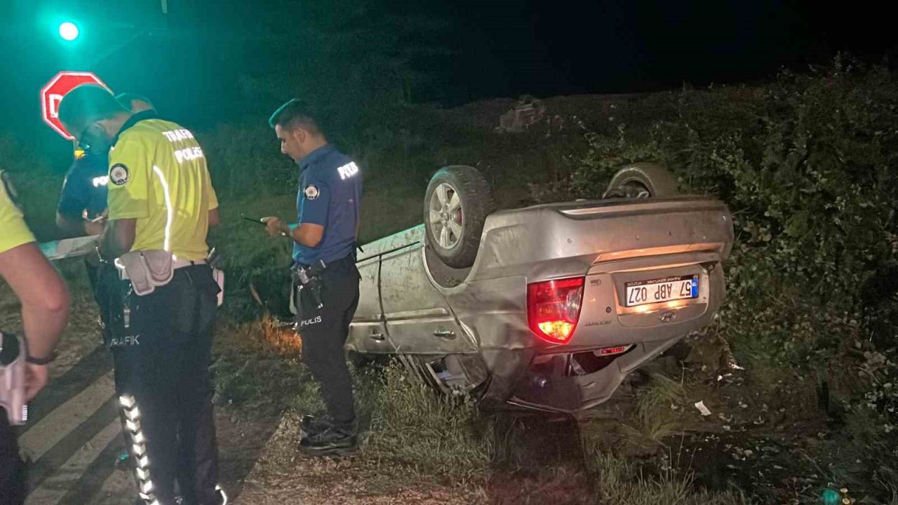 Sinop’ta otomobil takla attı: 4 yaralı