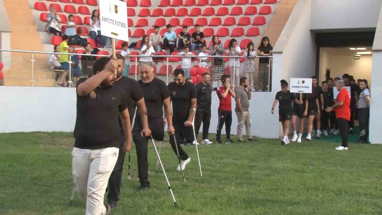 Başkan Döğücü: “Tüm tesislerimizle gençlerin emrindeyiz"