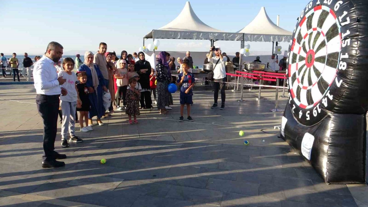 Edremit Belediyesinden çevre temizliği şenliği