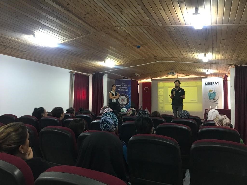 Siber zorbalık semineri