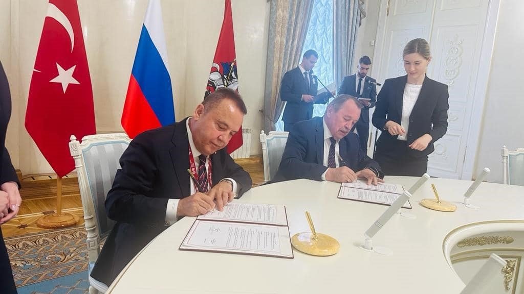 Başkan Böcek Moskova’da işbirliği protokolü imzaladı