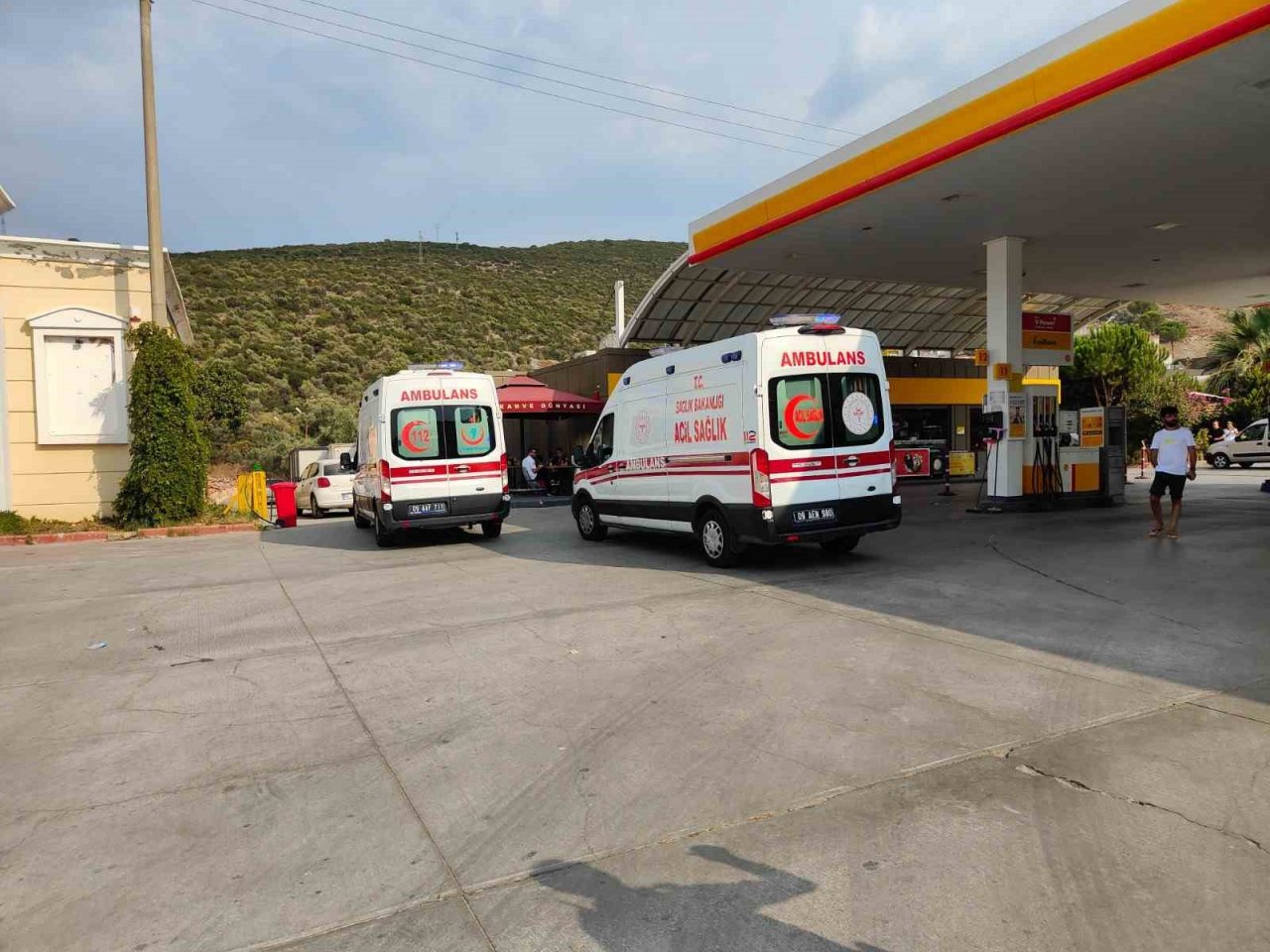 İki otomobil kafa kafaya çarpıştı: 1 yaralı