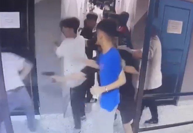 Bağcılar’da halı saha maçı kanlı bitti...O anlar kameralara yansıdı