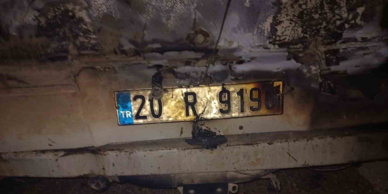 Bandırma’da park halindeki araçta çıkan yangın ormanlık alana sıçradı