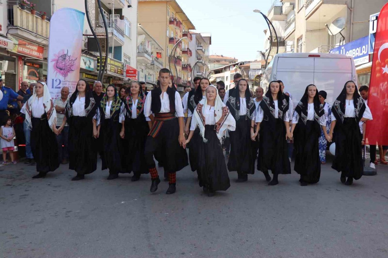 Müzik ve dans İzmit’in dört bir yanında