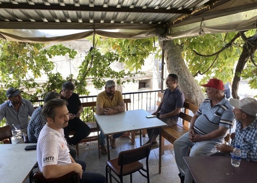 Vali İlhami Aktaş, yangından etkilenen köylerde incelemelerde bulundu