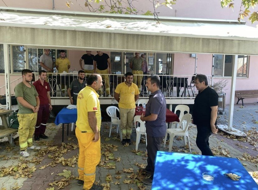 Vali İlhami Aktaş, yangından etkilenen köylerde incelemelerde bulundu