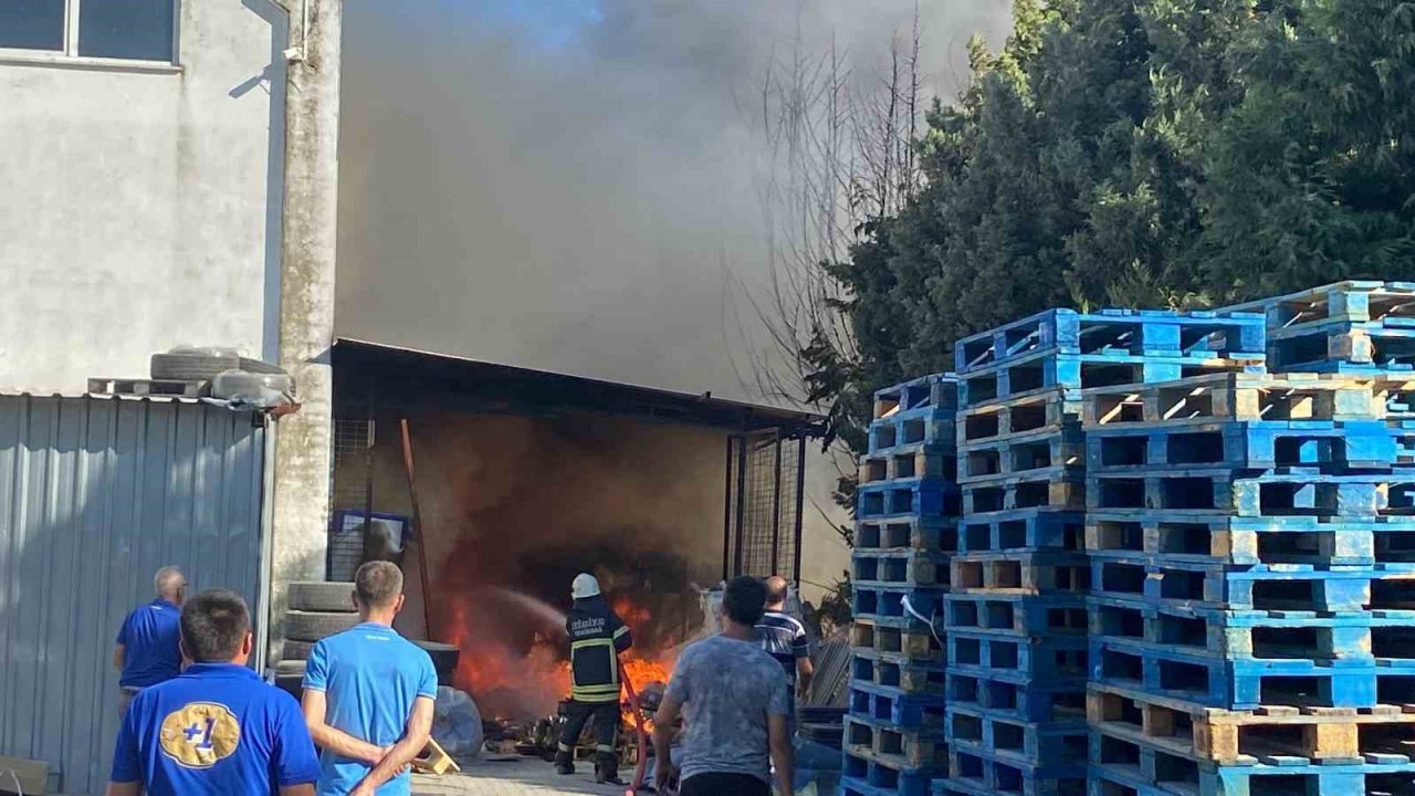 Çorlu’da korkutan yangın