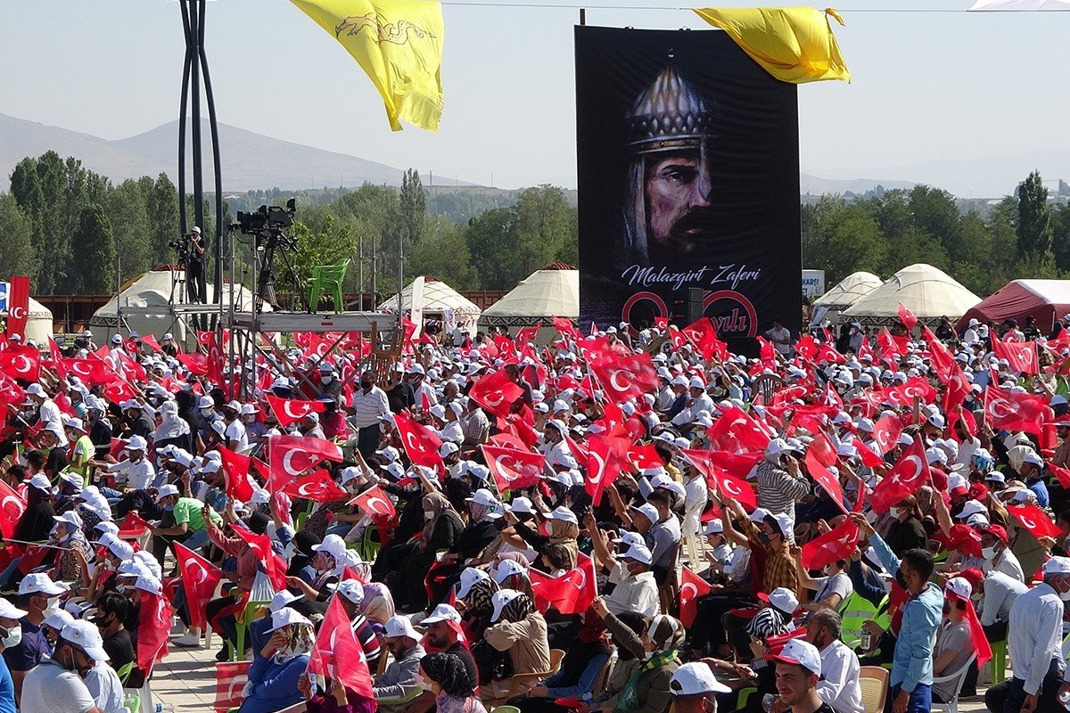 Rektör Çomaklı: “Malazgirt, Eşsiz Bir Zaferdir”
