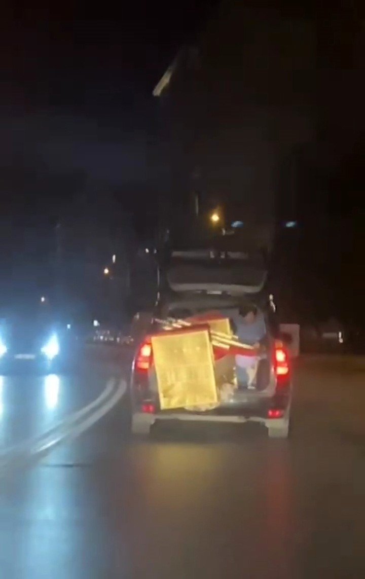 Duyarsız sürücü trafiği tehlikeye attı