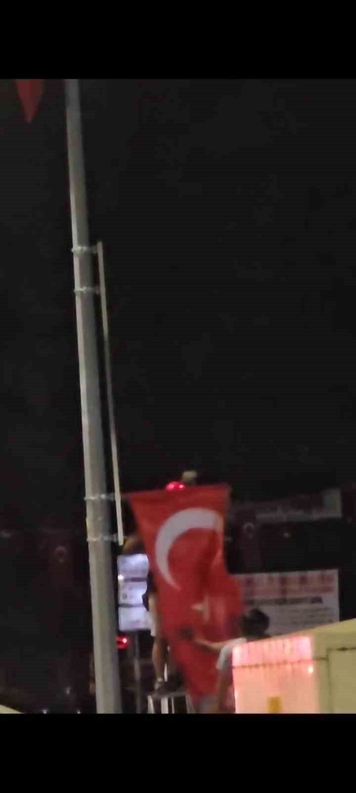 Fethiye Belediye Başkanı’nın ayıbını ortadan kaldırmak için personel gece mesaisi yaptı