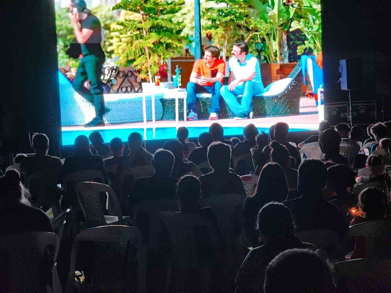 Gölcük’te açık hava sinema keyfi