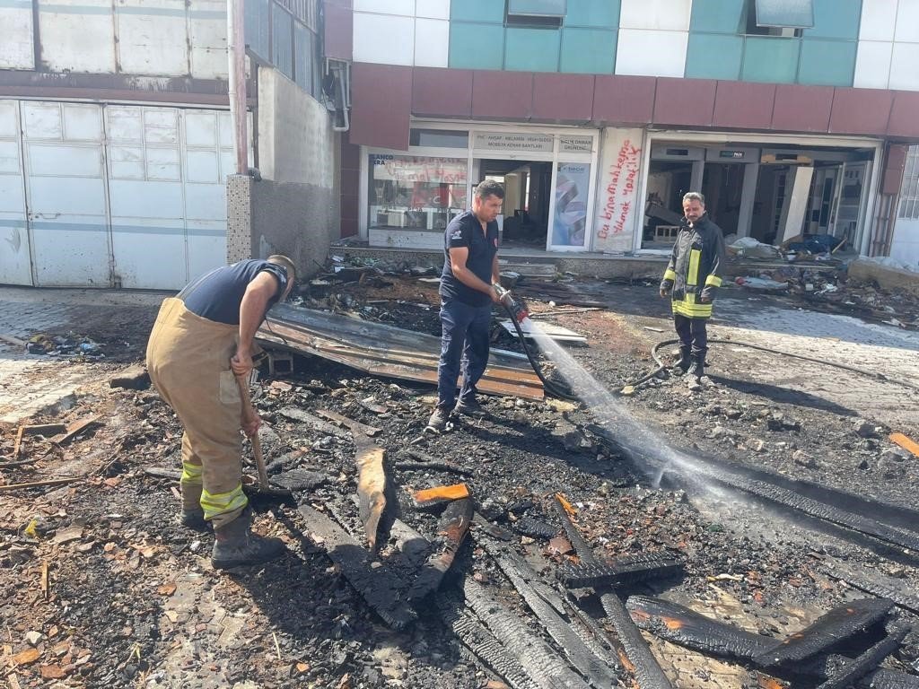 Antakya’nın farklı yerlerindeki yangınlar söndürüldü